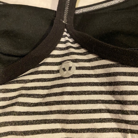 Lulu lemon tank top - Picture 3 of 3